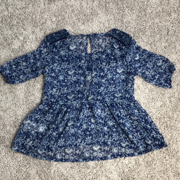 Abercrombie Kids Blue Floral Blouse - Picture 2 of 3